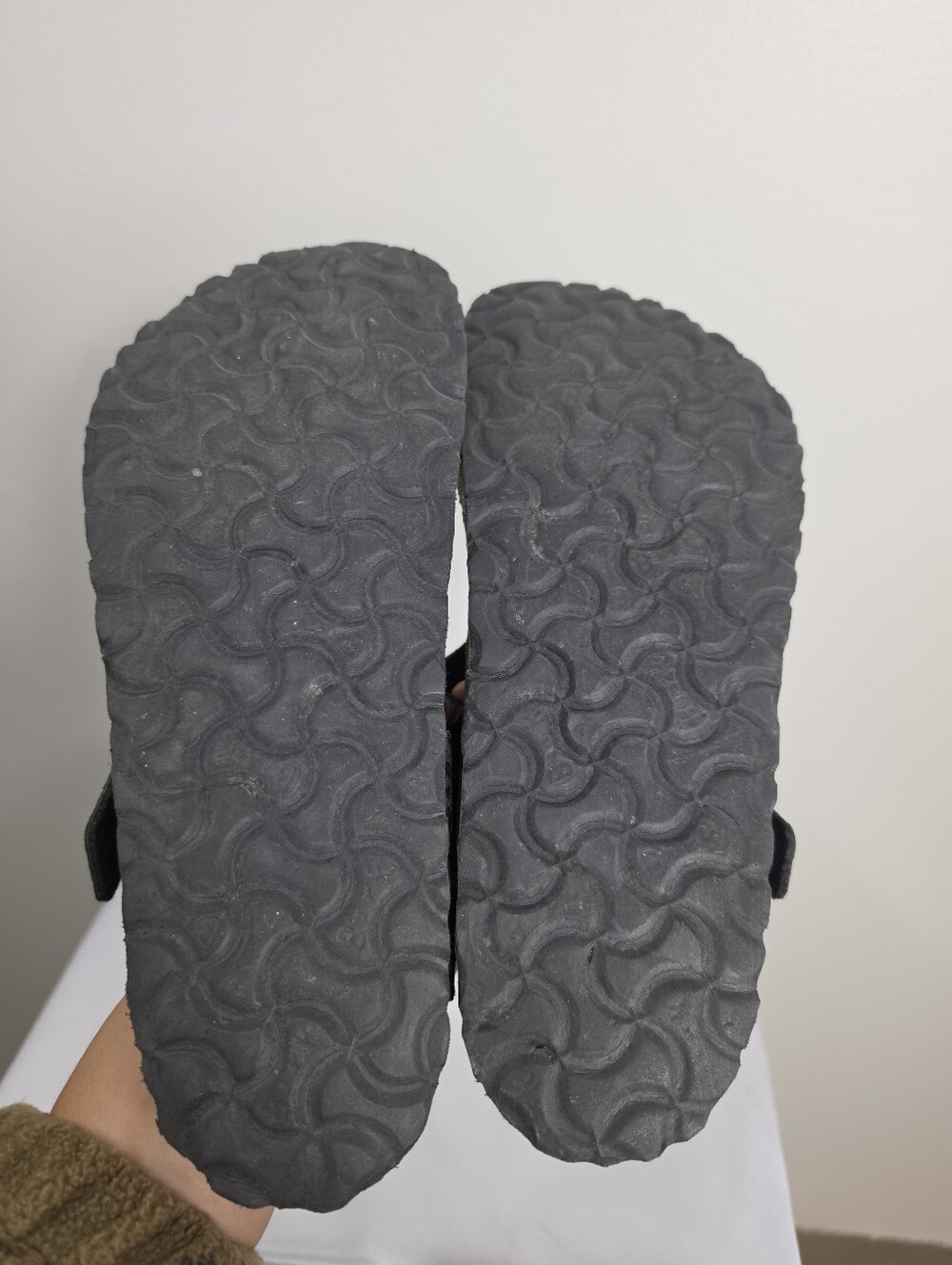 Birkenstock Gizeh Metallic Black Patterned Thong Sandals - Picture 11 of 13